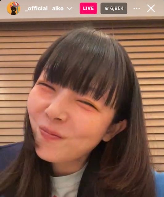 aikoのインスタライブでバーガータイム🍔💚