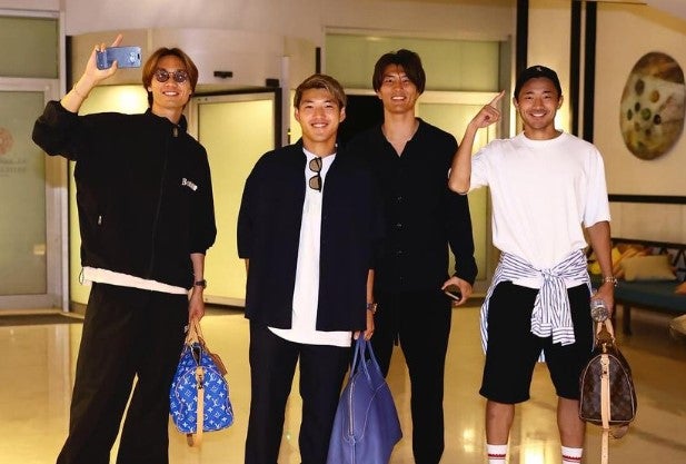 サウジとの大一番へ！サッカー日本代表が続々集結