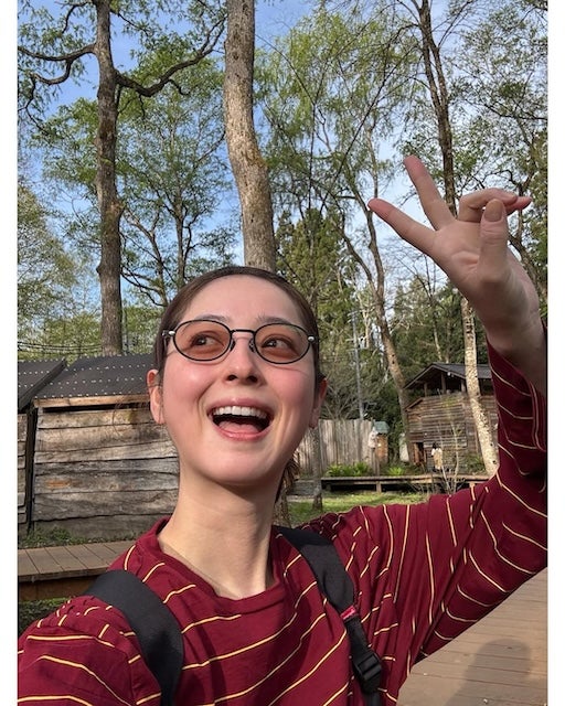 あの美人女優が山菜採りを堪能！「秋田の山菜と長野の山菜の名前が違って…」