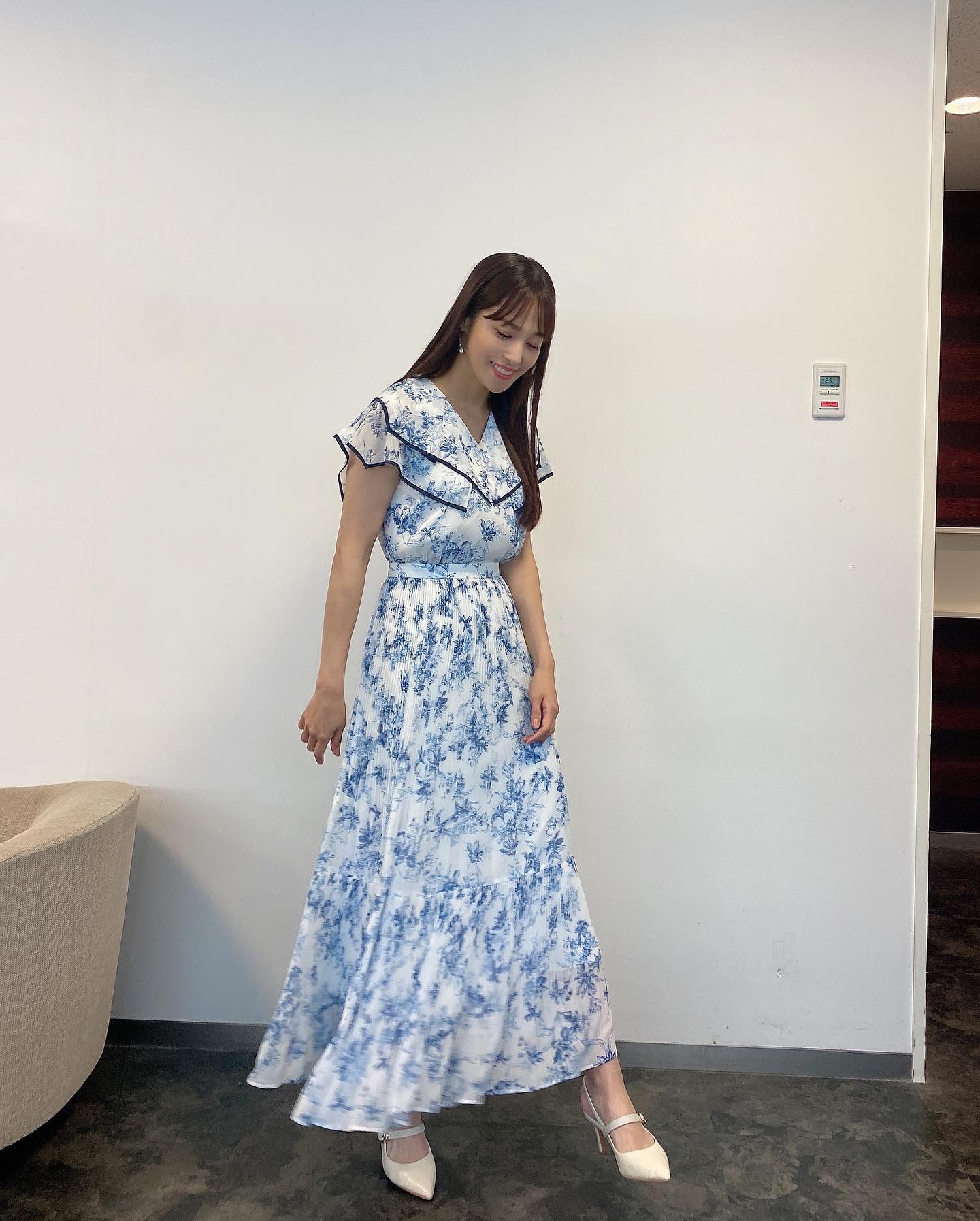 爽やか夏コーデ👗✨鷲見玲奈さんの美しさにファンも「鼻血ブー🐷」