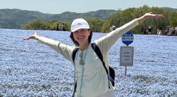 「まるで絵画のような絶景！」馬場のぶえ、芝桜とネモフィラに囲まれた春ショット公開