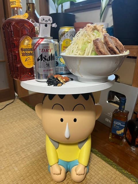 「ボーちゃんが何をしたっていうんだ…。」作家が投稿した”罪悪感マシマシになる机”の写真が話題に