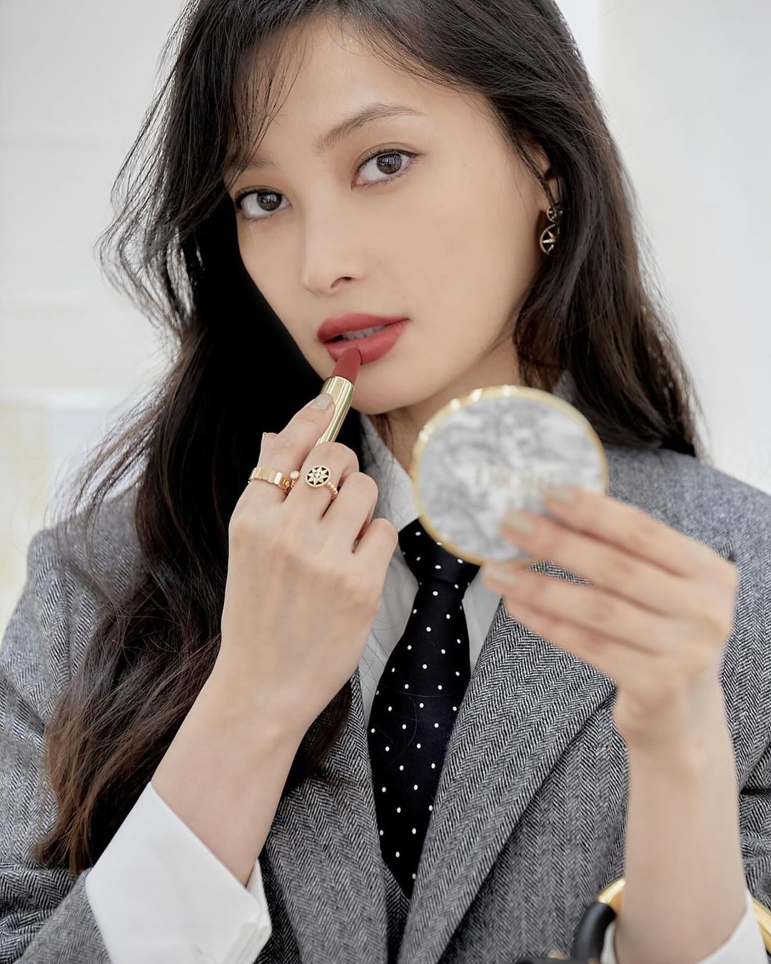 「女神降臨」大政絢、あまりにも美しすぎる○○な姿にファン衝撃