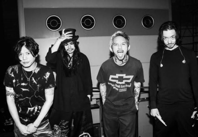 いくつになってもカッコイイ！ミュージシャン・金子ノブアキがライブの様子を公開