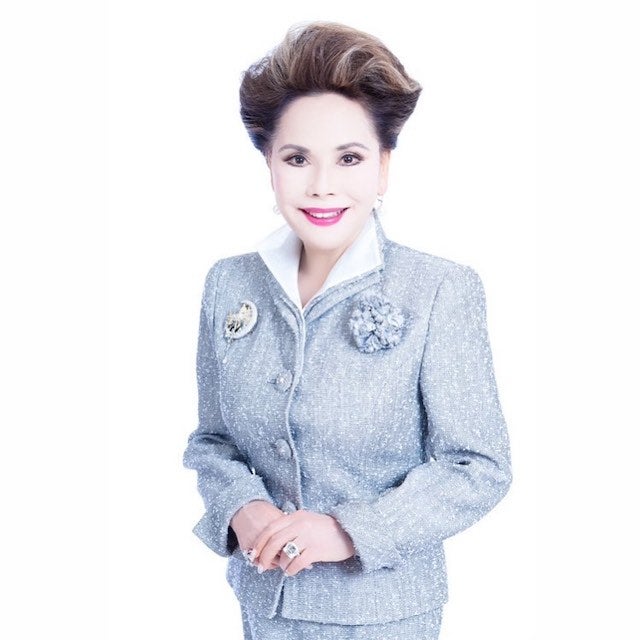 デヴィ夫人が週刊文春を刑事告訴 