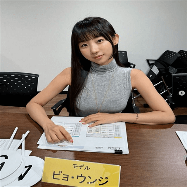 雑誌『DIGVII』の審査員をついに務めた！ウンジの可愛すぎるレア現場ショット