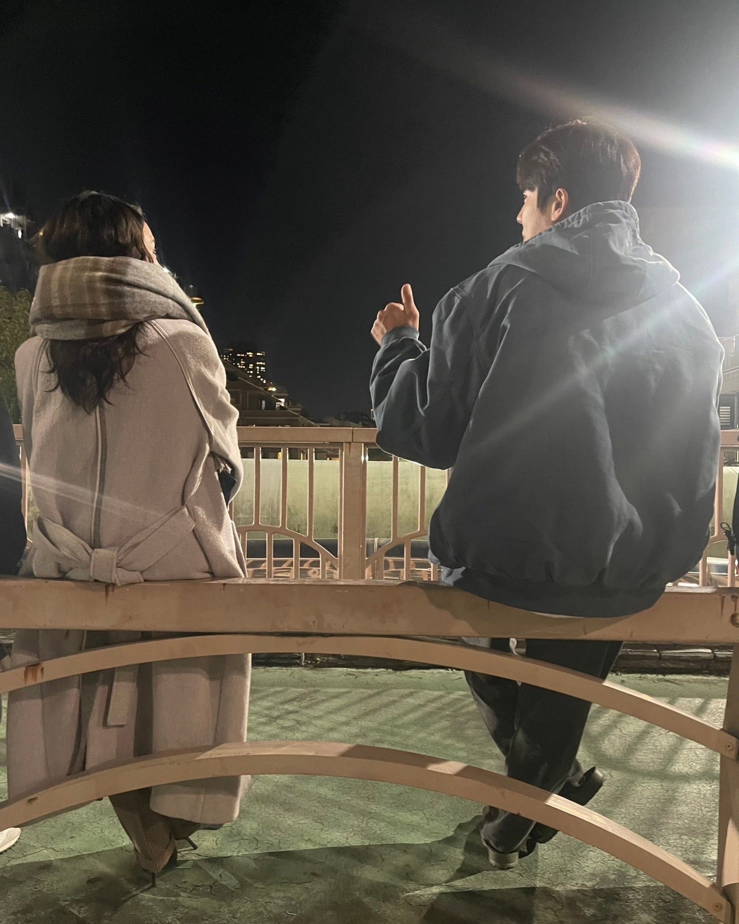 『Eye Love You』二階堂ふみ&チェジョンヒョプの後ろ姿に大反響「嫉妬するくらいお似合い❤️😂」