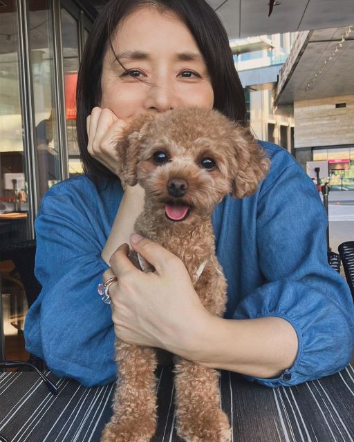 「笑顔が似てる？」石田ゆり子がアップした愛犬にファンほっこり