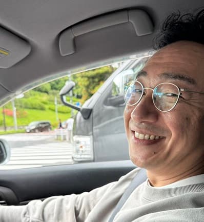 お誕生日の東京03・飯塚、優しい角田の写真を投稿！仲良しな姿にファンほっこり