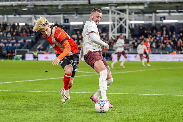 橋岡大樹がルートンタウンでデビュー🔥🔥「一歩ずつ前進し続けるために、頑張っています。」