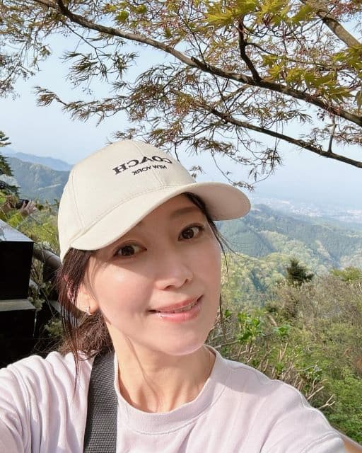 「帽子にあってますね」元モー娘。飯田圭織、高尾山へ！毎年タイミングに悩んでいることも明かす