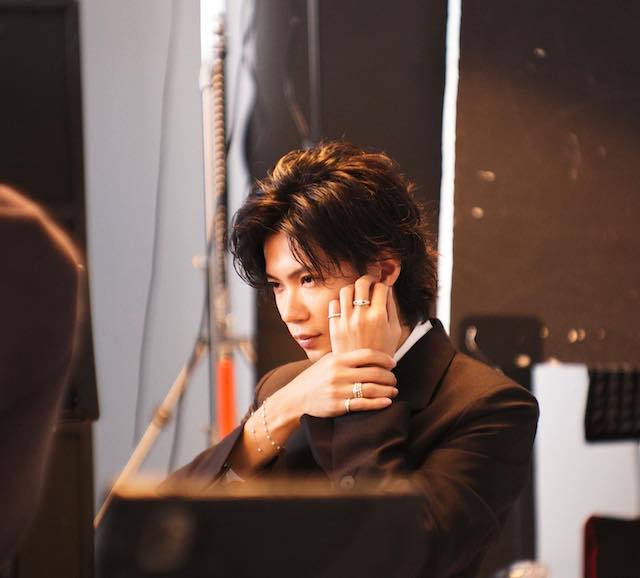 神宮寺勇太 スーツ姿公開にファン悶絶「ねぇ...美しすぎる」