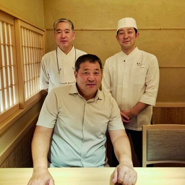 元プロ野球選手の伊東勤が名店「麻布さおとめ」訪問、料理界レジェンド五月女広之氏との交流に感銘