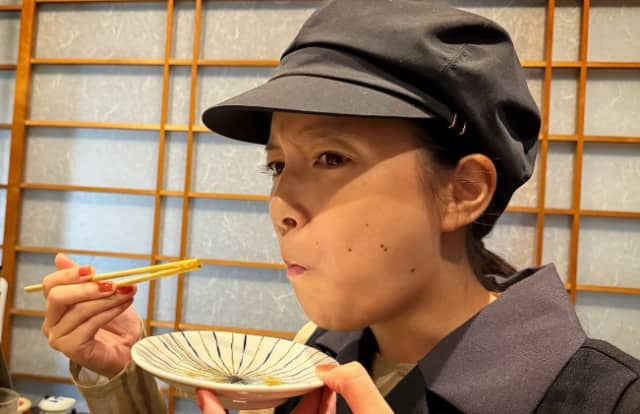 川島海荷「美味しいと険しい顔」もファンからは「可愛い」の声！