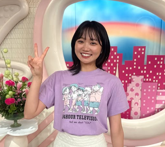 爽やか笑顔！井澤咲乃アナが披露した紫チャリT姿と“少年探偵団オマージュ”