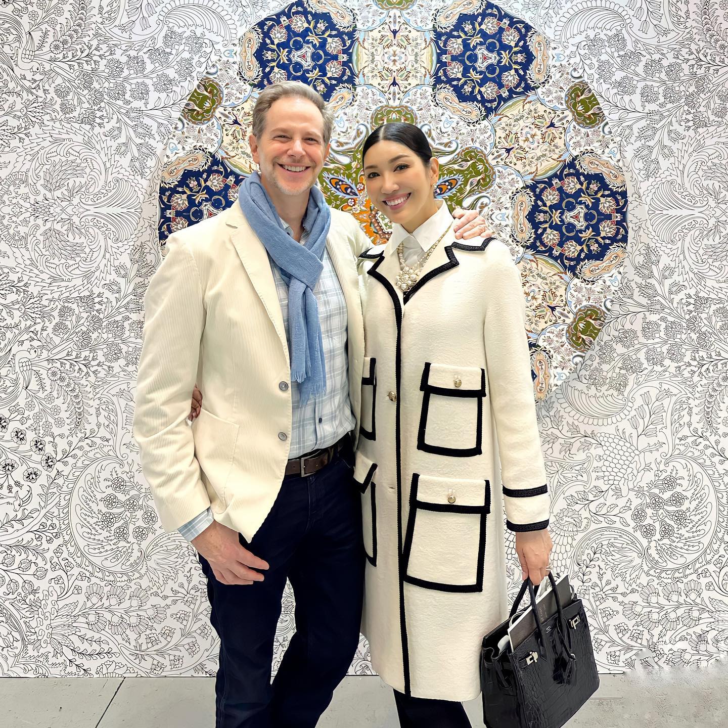 アンミカ、夫との2ショットに「素敵なコーデでラブラブデートですね💕♥😆」