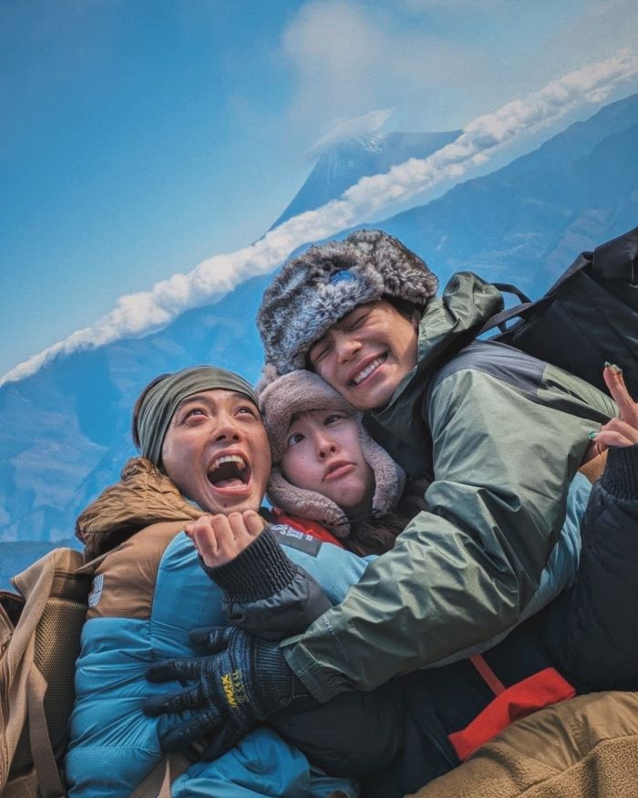 「Happy New Year❤️」竹内涼真  兄弟3人仲良しショットを公開📸💕