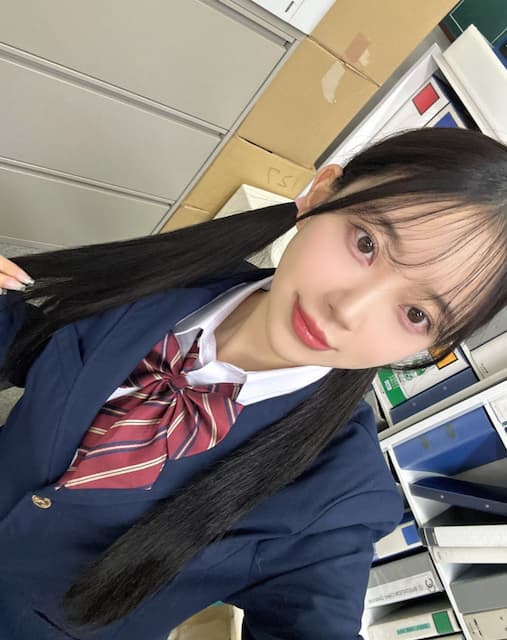 「コントだいすき」堀未央奈、制服姿のオフショット公開！