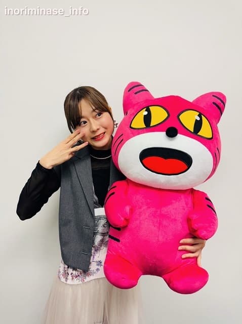 声優・水瀬いのりが『たべっ子どうぶつ THE MOVIE』完成披露試写会に出席！”ねこちゃん”とのユルカワ2ショットを公開