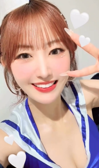 超絶美ボディグラドル、胸元あらわ激カワ衣装の"K‐1ラウンドガールの福岡Vlog"にファン歓喜！