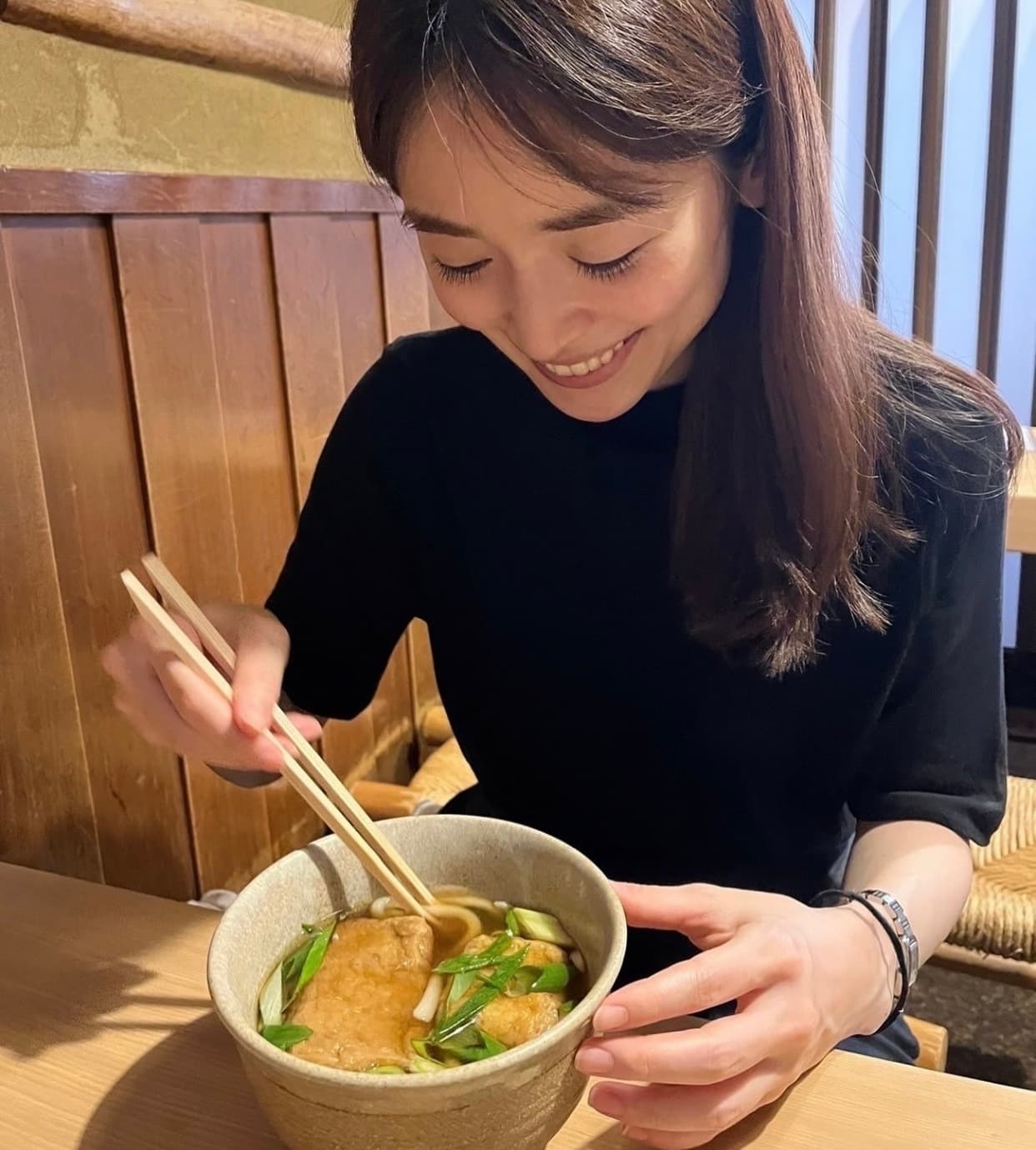 「何しても可愛い❤️」泉里香と一緒にうどんを食べてるような感じになれる投稿が話題に！