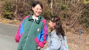 「瑠花ちゃんとのロケ、ベストコンビ！」友近、『花咲かタイムズ』オープニング動画を公開