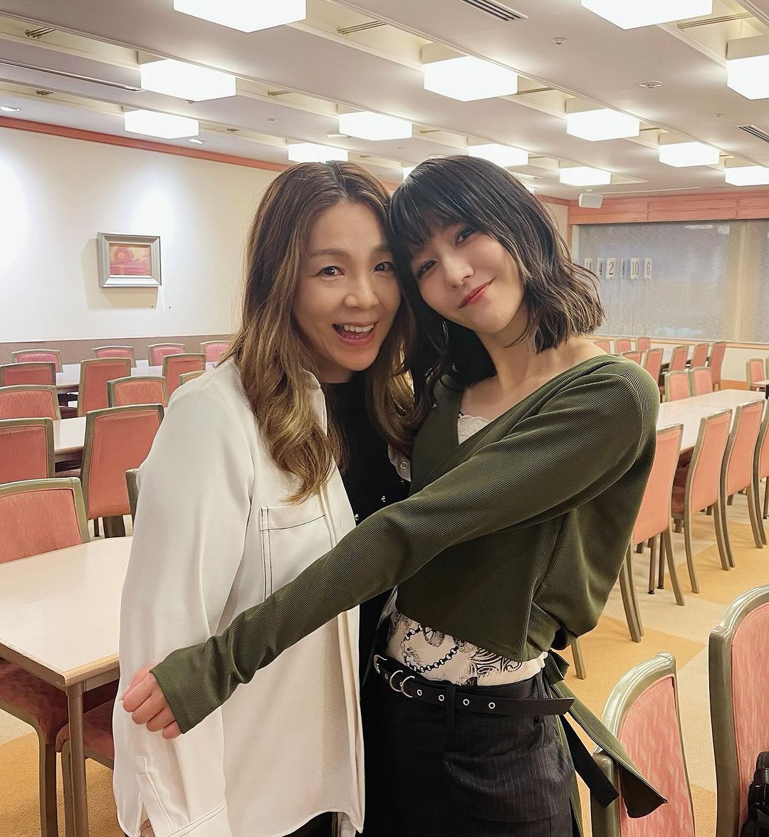 実は親戚!? 人気女子プロレスラーと櫻坂46元メンバーの意外な関係性にネット驚愕 2ショットも公開で「美女2人ですね」