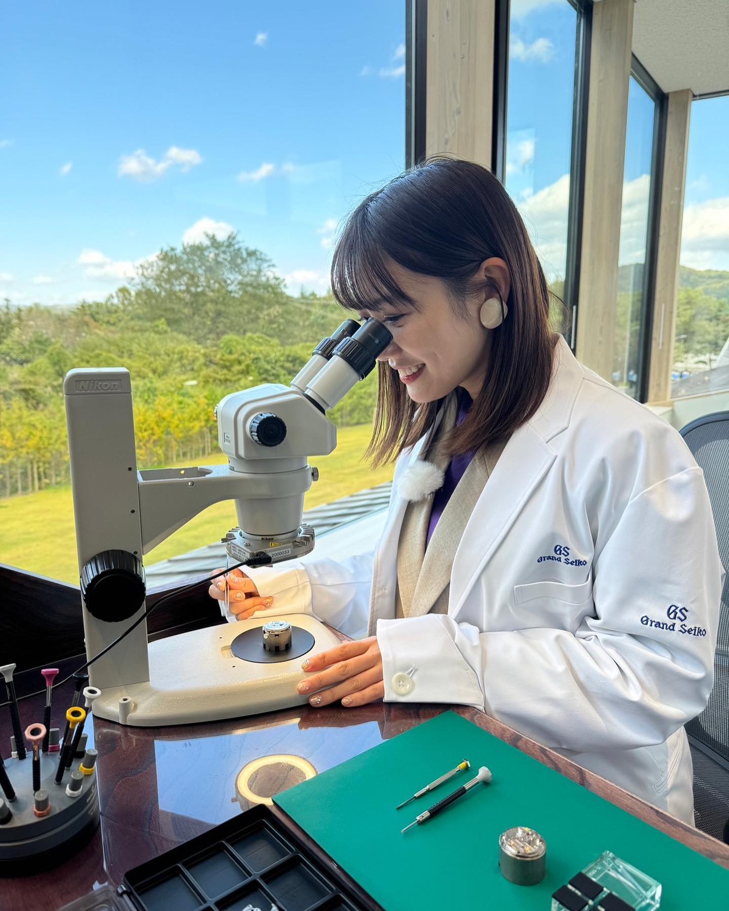 「賢そうー？笑」ももクロ・高城れにの白衣姿が話題に✨