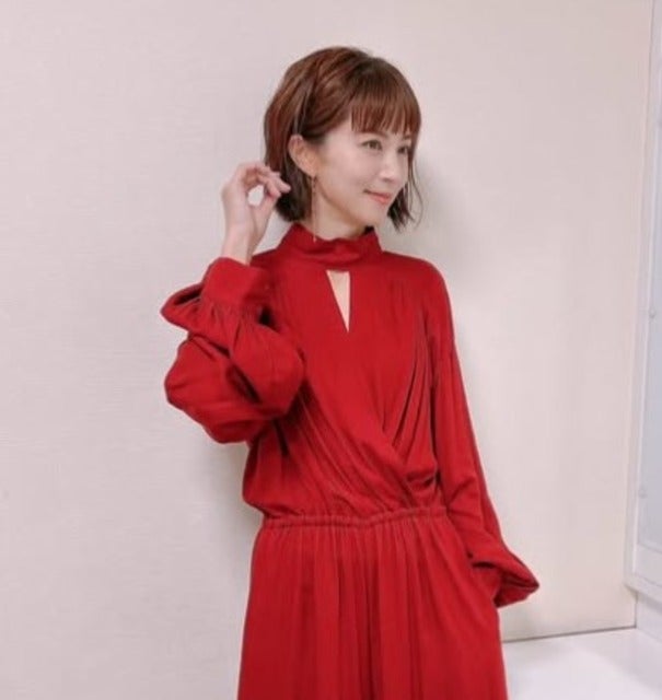 「頭がフル回転した幸せな時間でした」安田美沙子が赤いオールインワンでスーパーKEIBA生放送！