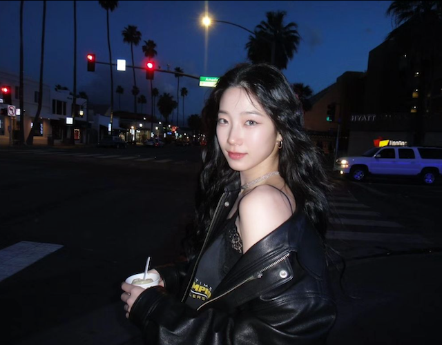 LE SSERAFIMカズハが綺麗すぎるオフショットを公開 儚げなビジュアルが話題に