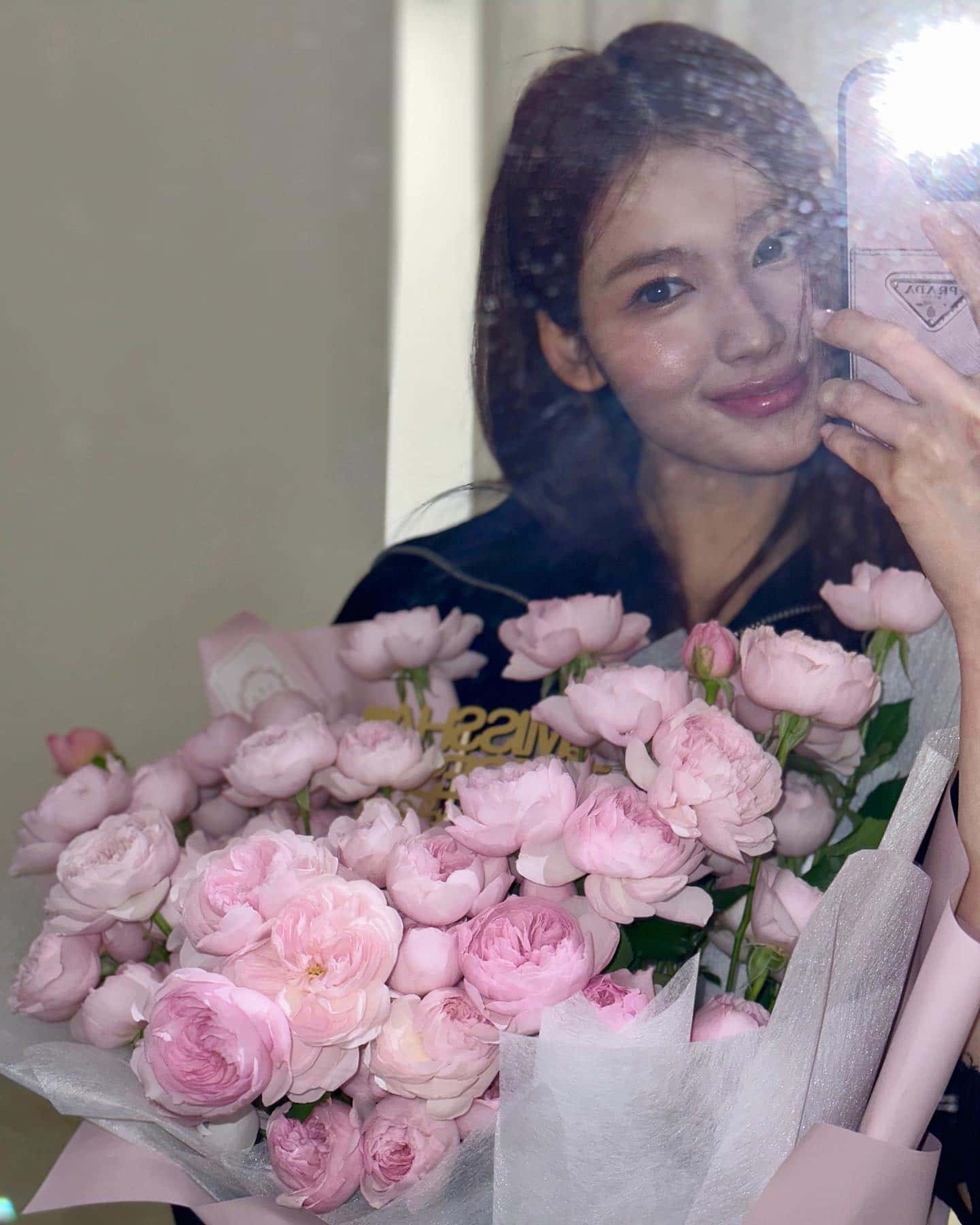 TWICE・サナが天使のようなビジュアルを披露！「可愛すぎる〜！」