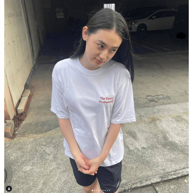 八木莉可子がロケ終わりのオフ写真を公開！ファン「デレデレしちゃう」と陶酔