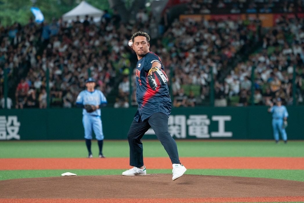 ライオンズOB・ナカジが本拠地で始球式　ナイス！ストライク！