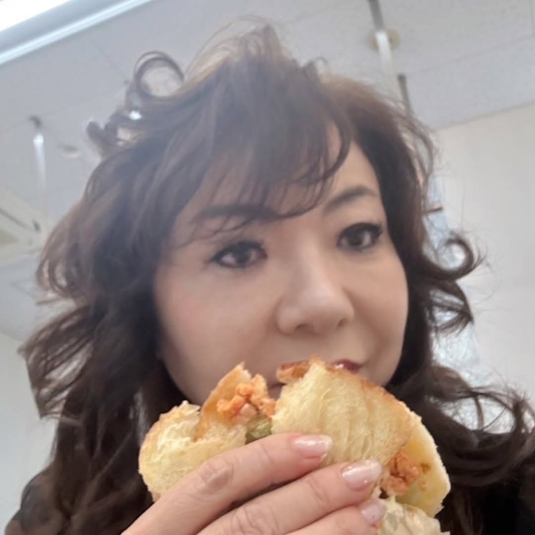 「腹ごしらえも完璧！」大物女性芸人〇〇、なんば花月に手作りサンド持参で気合十分！