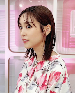 「美しいの教科書」1児の母 桐谷美玲が華やかワンピース披露