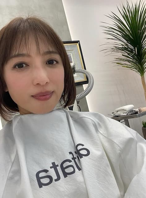 フリーアナウンサー望月理惠、“運気の上がる”髪型に！