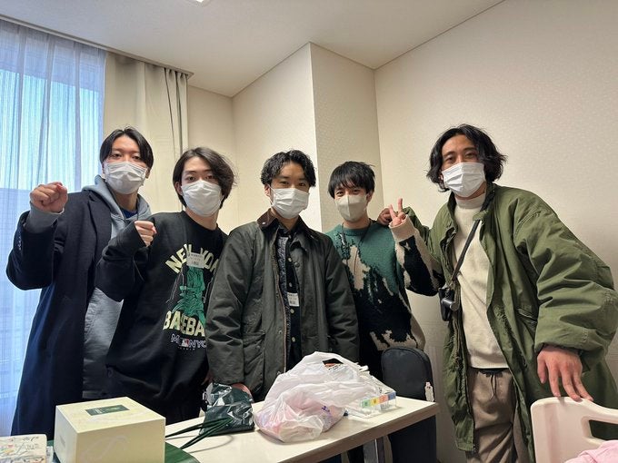 オズワルド畠中が闘病での最新ショットを公開、芸人仲間がお見舞いに