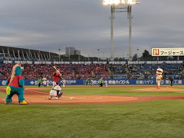 パワプロくんが神宮球場での始球式に登場！『葬送のフリーレン』とコラボしたパワプロナイターを開催