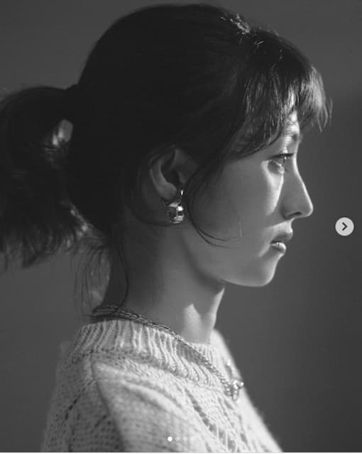 満島ひかりがモノクロ写真を公開！