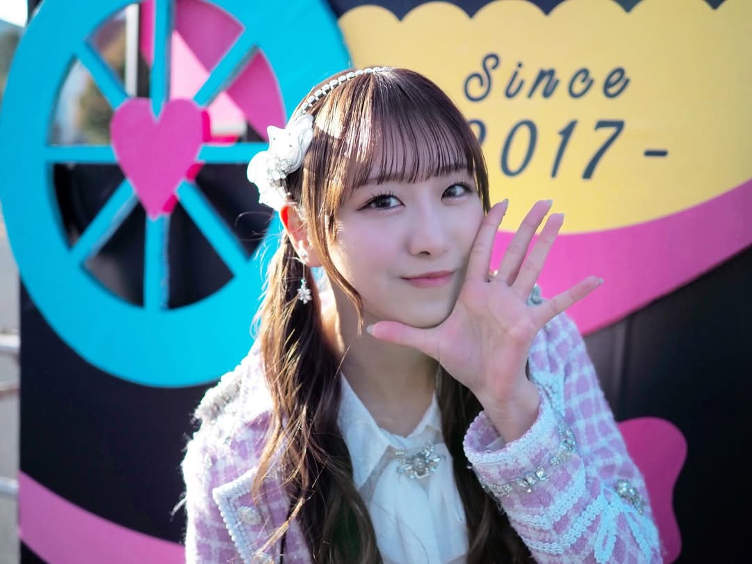 「かわいいい！！！わんちゃんみたい」あのアイドルの低めツイン姿にファンから反響！