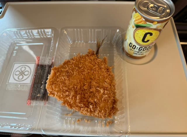 クロちゃん、マネージャーが用意した朝食に戸惑い「どこかの国のポピュラーな朝食なんだろうか？」