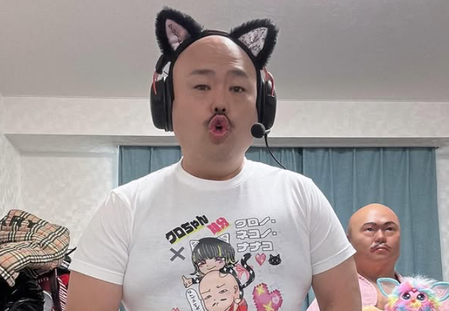 安田大サーカス・クロちゃん、新Tシャツ姿でTikTok撮影宣言！ユーモア溢れる投稿に注目！