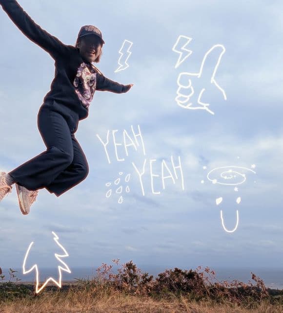 「ヘビ年の私は今年が年オンナ」IMALU、大空にジャンプする元気いっぱいのショットを公開！