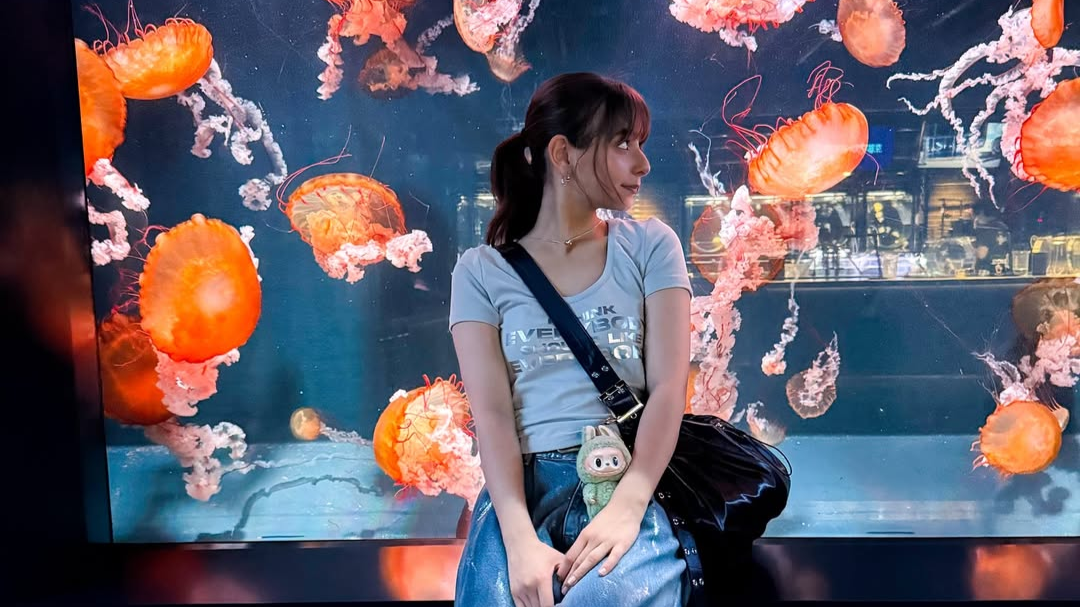 『ViVi』専属モデル・嵐莉菜嵐莉菜、京都水族館でリフレッシュ　「癒されました」と笑顔で報告