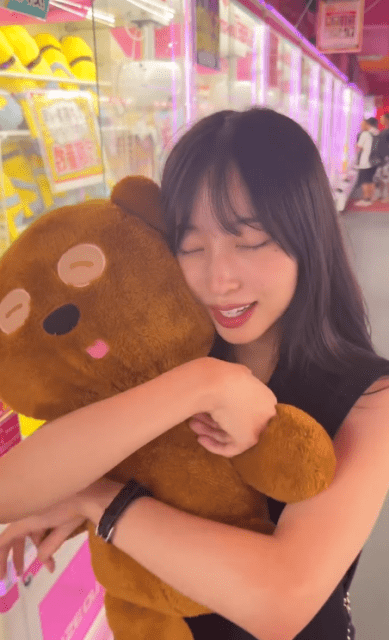 「クレーンゲーム」で大はしゃぎの林佑香が可愛すぎると話題！