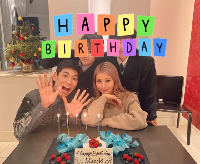 住谷杏奈、夫・レイザーラモンHGの誕生日を祝う「毎日鍛えて健康でいてくださいー」