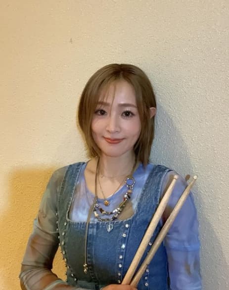 大沢あかね　ヒルナンデスバンドでの再演奏に感謝。やす子ちゃんへエールを送ります