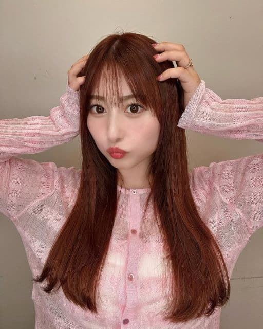 成瀬心美、イベント用に気合いを入れてイメチェン？！ピンクの入ったロングヘアにファンから反響！