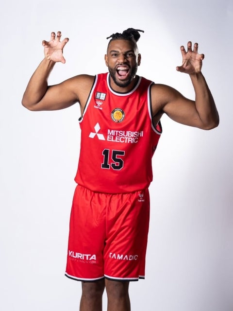 名古屋ダイヤモンドドルフィンズ、宣材撮影で笑顔全開。新シーズンへのエネルギーあふれるショット集