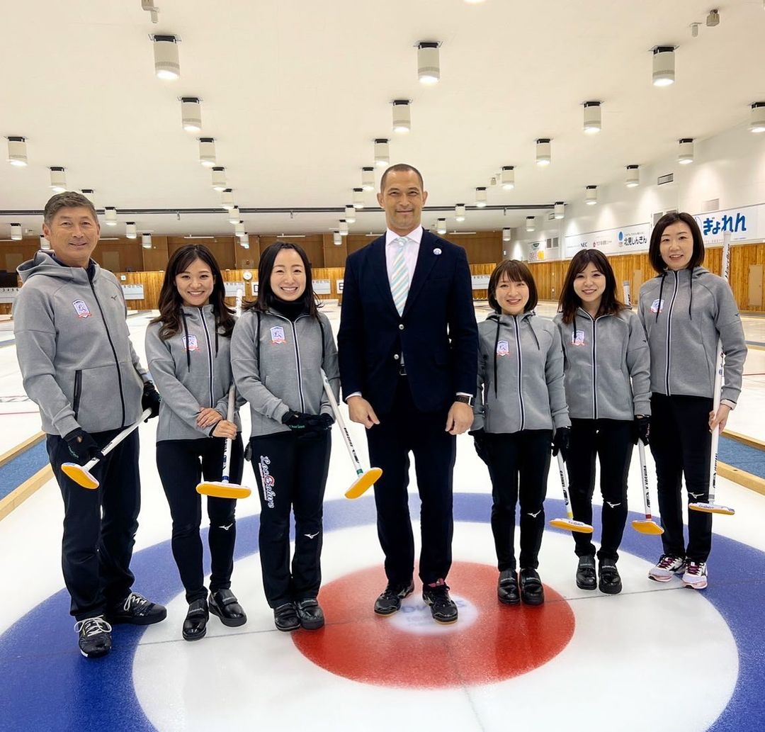 吉田知那美が室伏広治さん&ロコ・ソラーレの豪華ショットを披露🥌